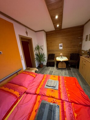 3 bedrooms, WiFi, bed sheets