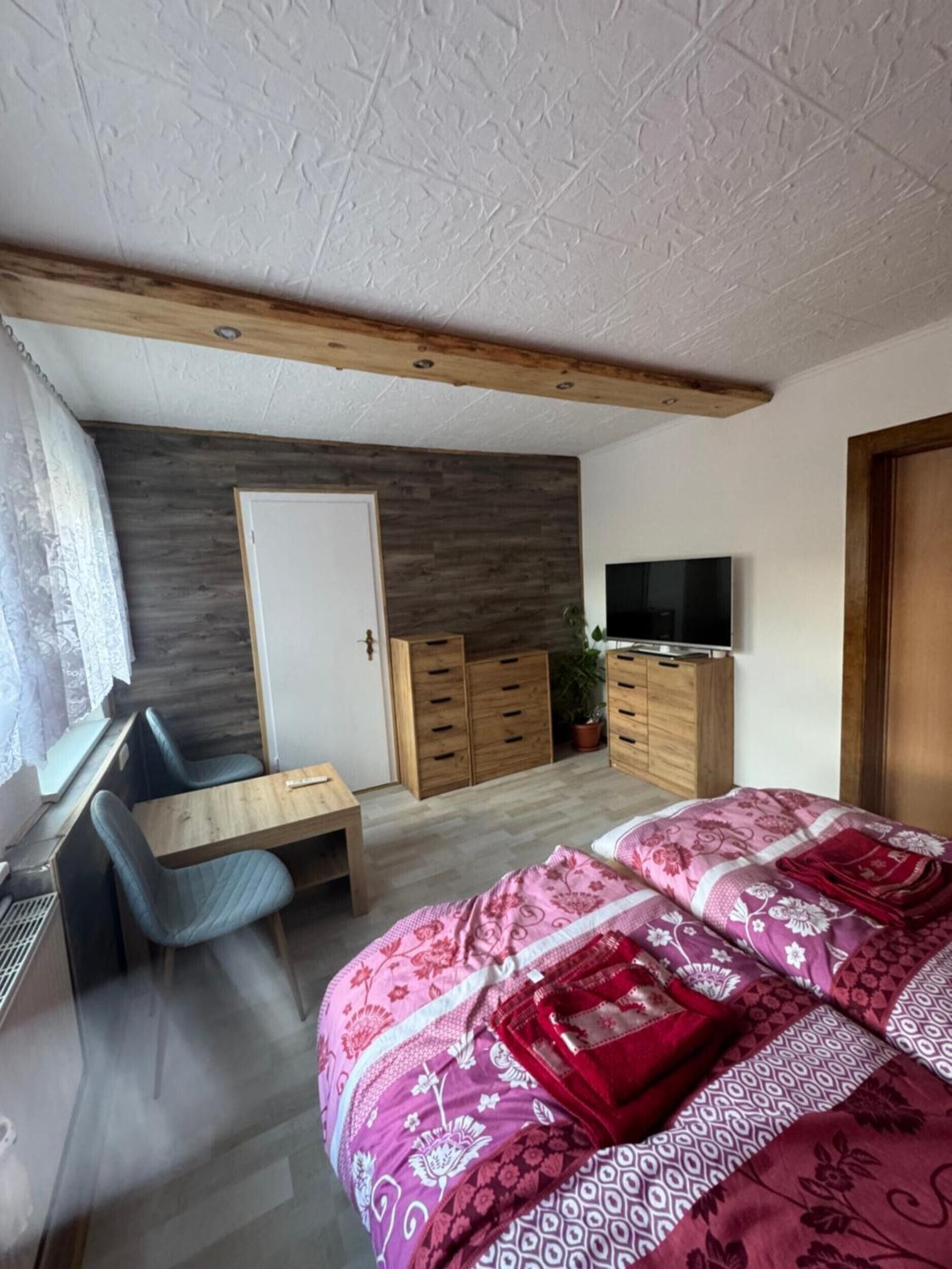 3 bedrooms, WiFi, bed sheets