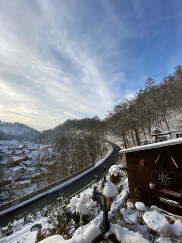 Apartment “Pfefferberg Mit Suite” with Shared Terrace, Private Garden & Wi-Fi