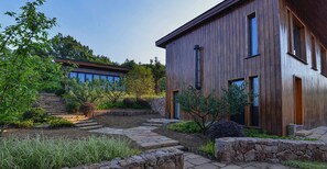 naked Bungalow- 5 Bedroom | Free WiFi