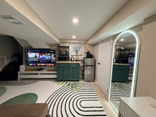 The Executive Luxe Retreat of Hewlett near JFK, Long Island Jewish Valley Stream