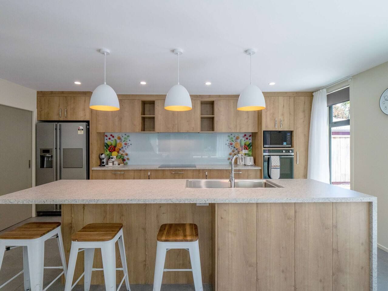 Refrigerador, microondas, horno, placa de cocina