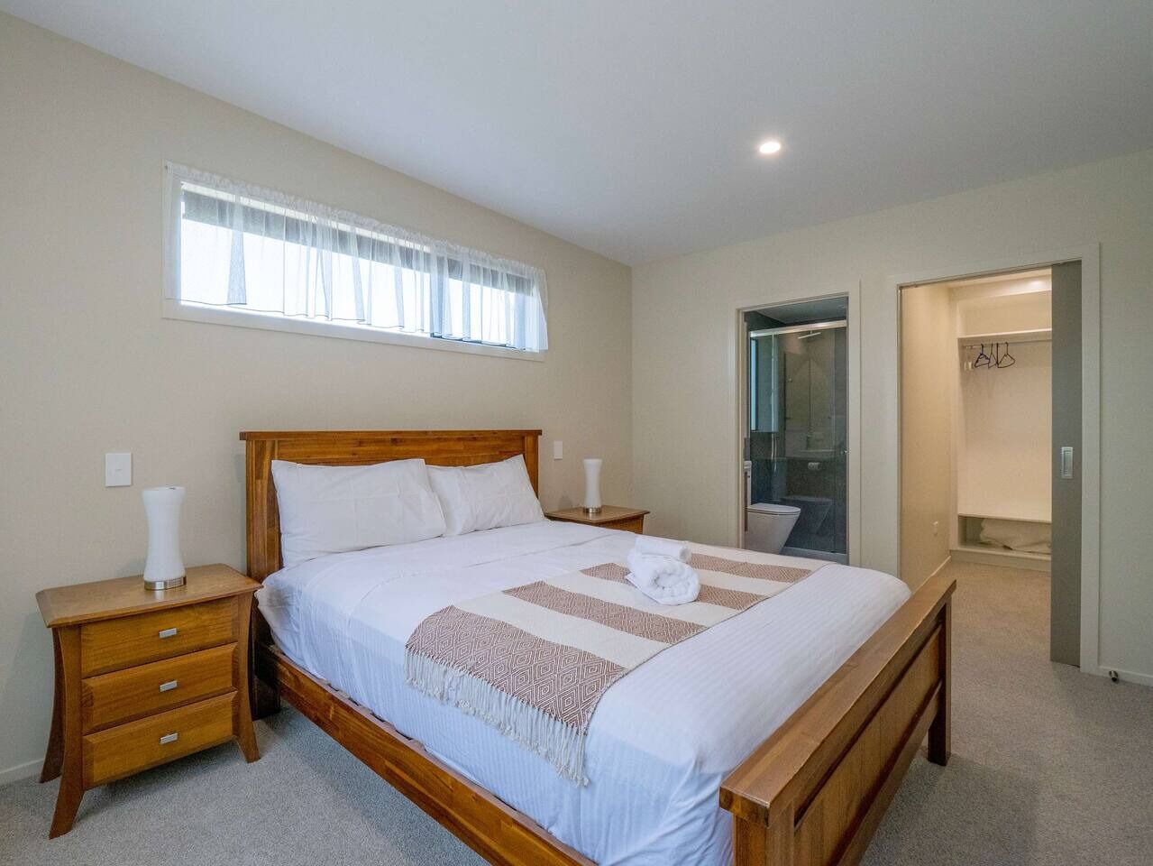 4 bedrooms, desk, iron/ironing board, travel cot