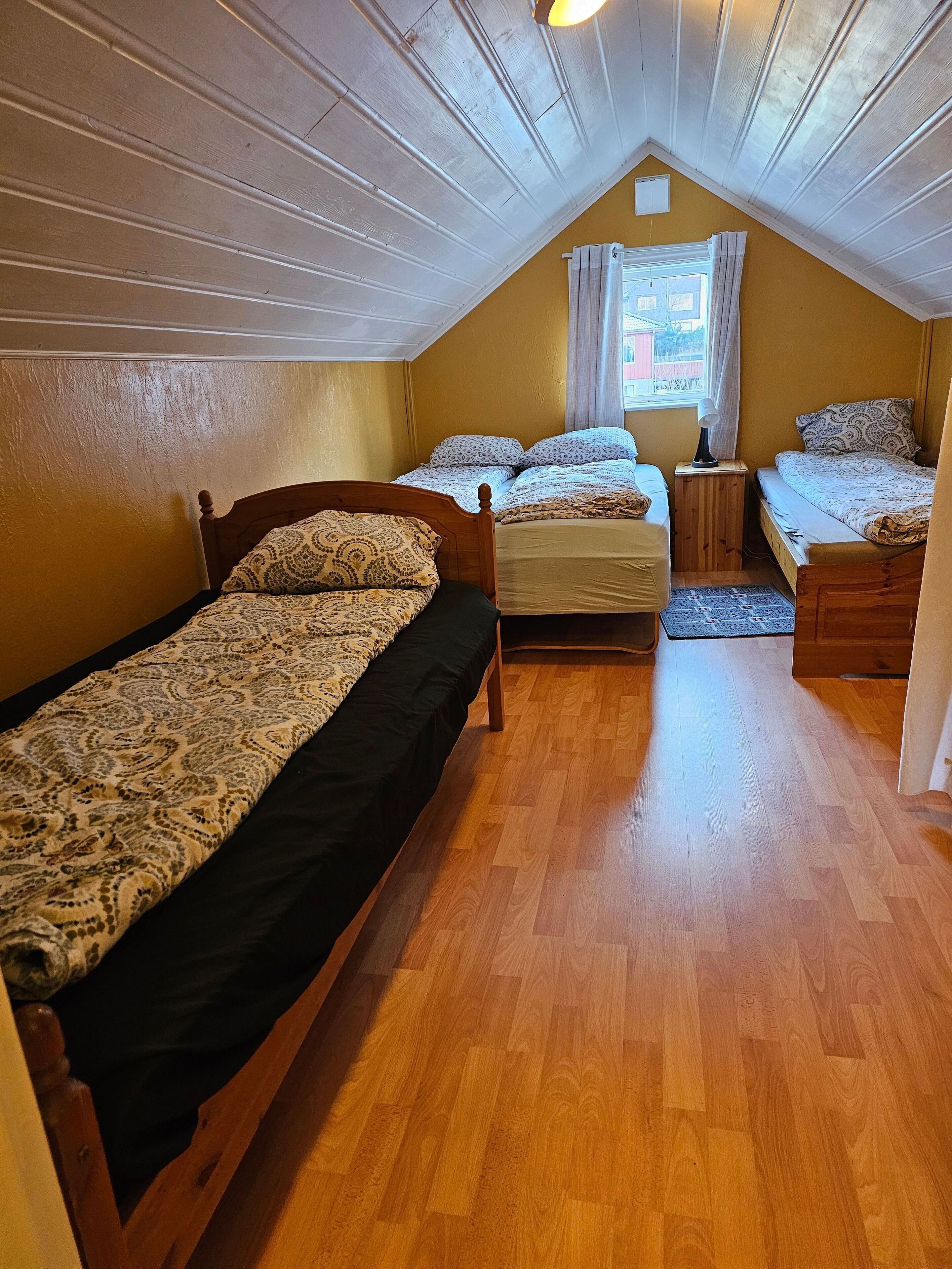 Felles sovesal, 2 soverom, røyk, terrasse | 2 soverom