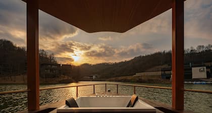 naked Home GRAND Ginkgo Valley