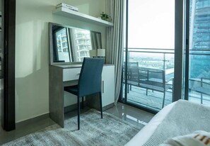 2 bedrooms, iron/ironing board, free WiFi, bed sheets - Lux Apt W Pool & Gym in Business Bay (Dubai)