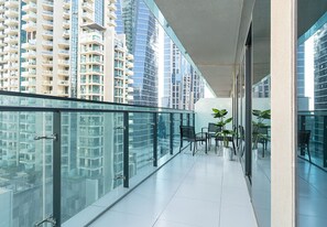 Property grounds - Stylish 2BR in Merano Tower Business Bay (Dubai)