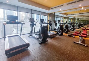 Fitness facility - Lux Apt W Pool & Gym in Business Bay (Dubai)