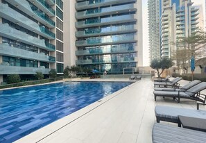 Pool - Lux Apt W Pool & Gym in Business Bay (Dubai)