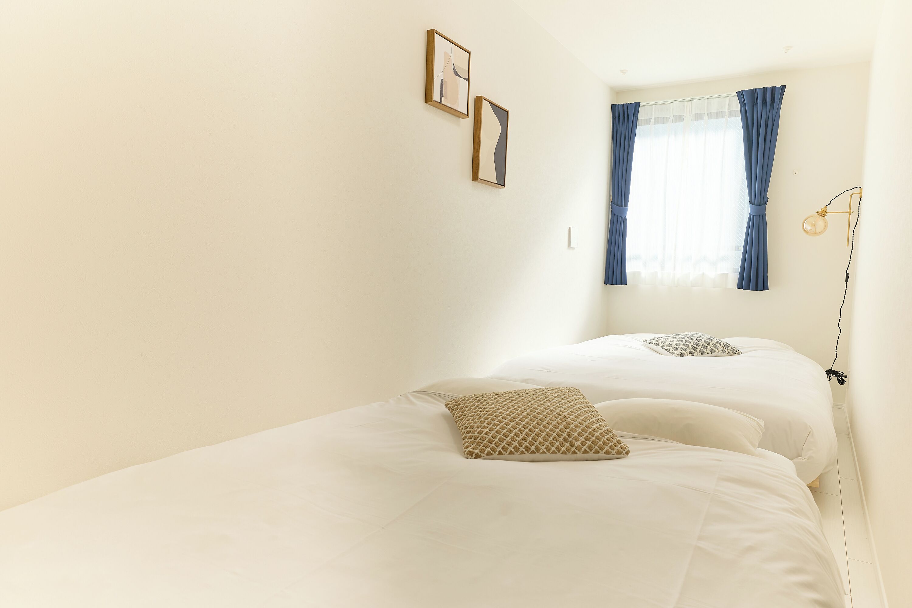 مكتب وستائر تعتيم وواي فاي مجانًا