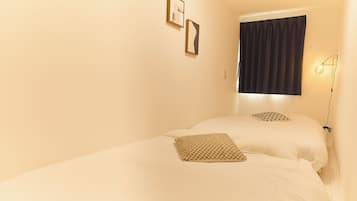 Escrivaninha, cortinas blackout, Wi-Fi de cortesia