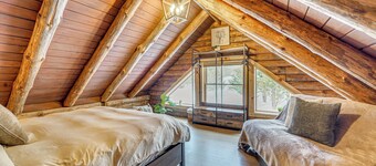 Motorsports, Lake Days & Hikes! Cabin in Waterfall