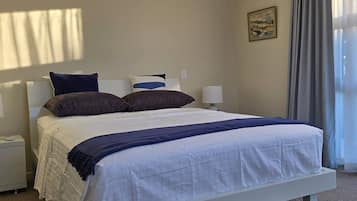 3 bedrooms, desk, iron/ironing board, travel cot