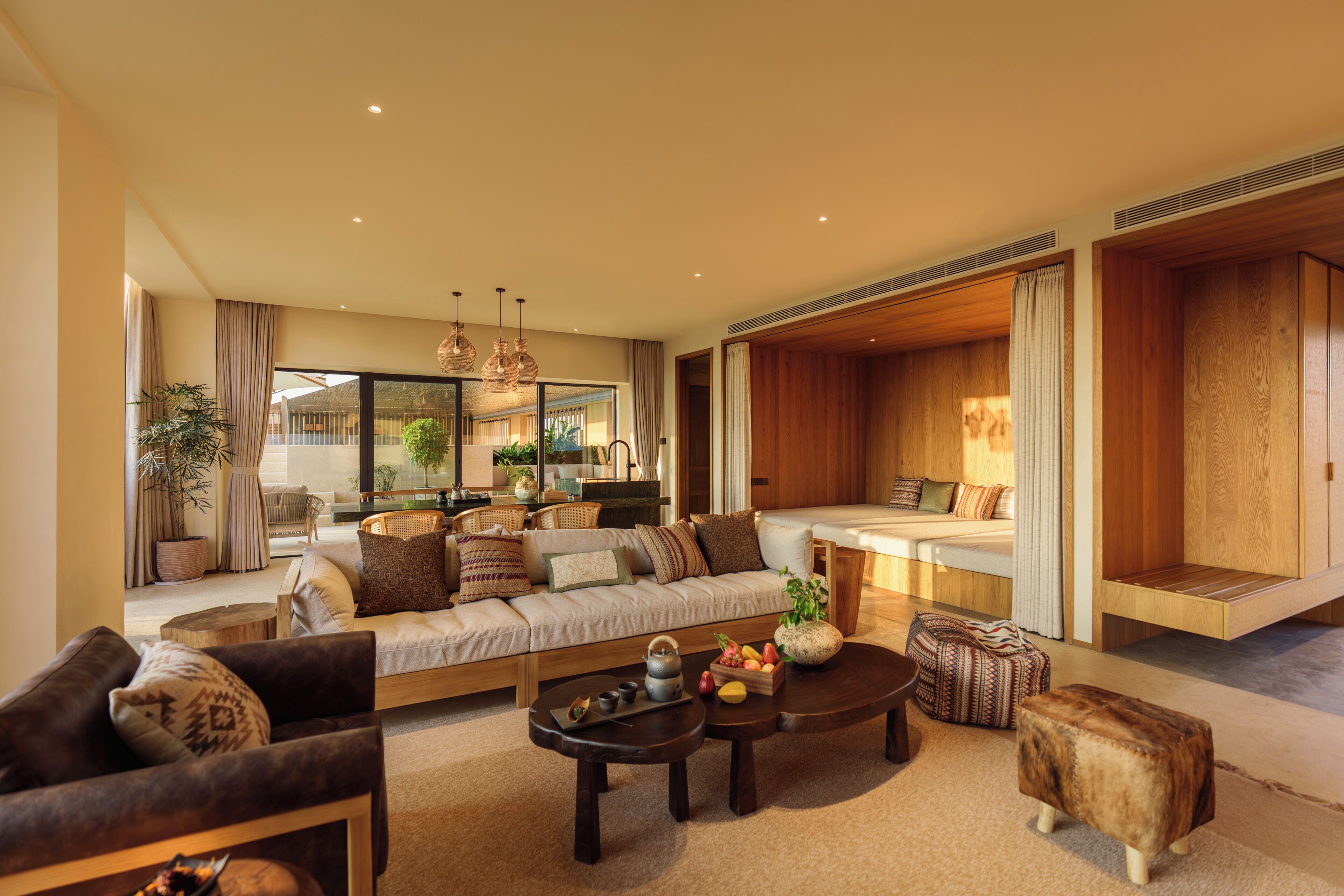 Signature Suite, Balcony, Hill View