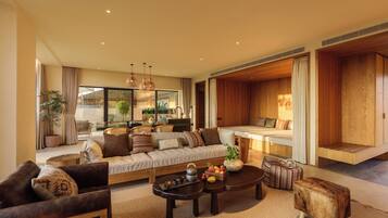 Signature Suite, Balcony, Hill View