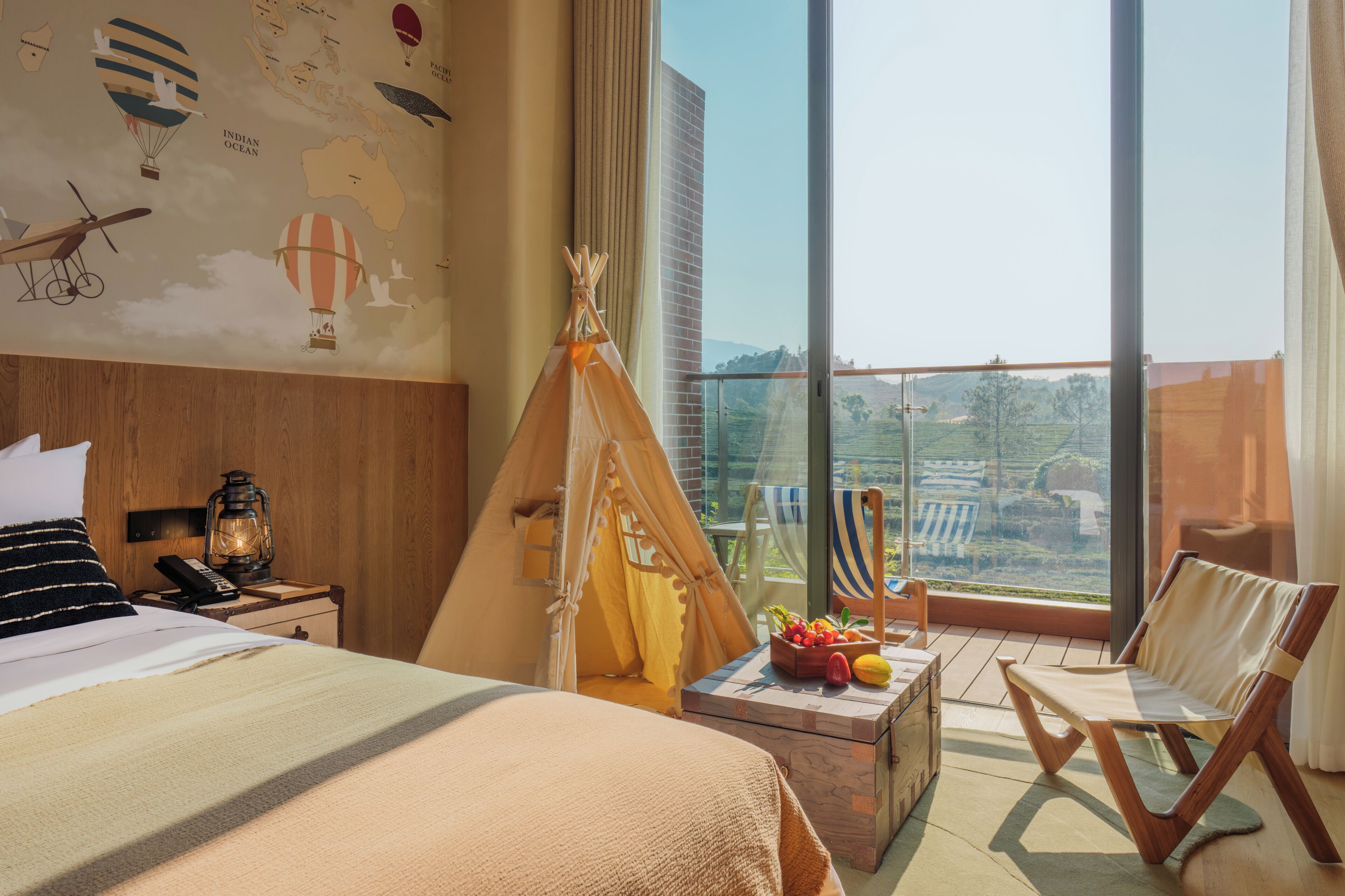 Minibar, free WiFi, bed sheets
