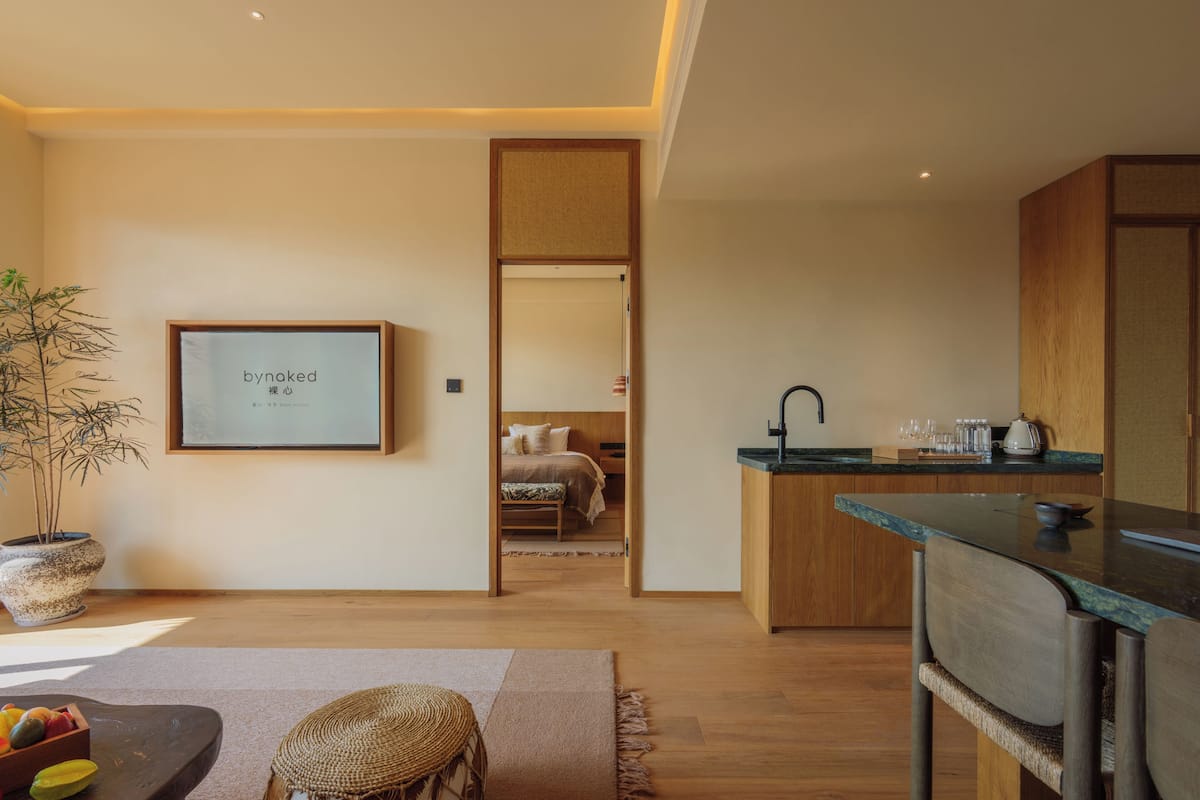 Senior suite, balkon, uitzicht op bergen | Een minibar, gratis wifi, beddengoed
