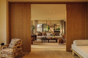 Signature Suite, Balcony, Hill View