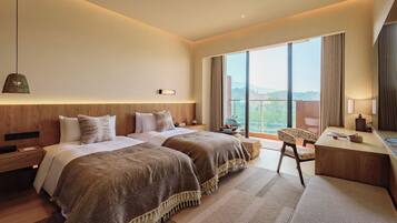 Minibar, wifi gratis y ropa de cama