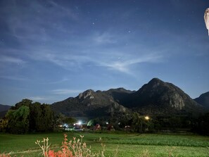 ห้องแฟมิลี่, ระเบียง, วิวภูเขา | อื่นๆ