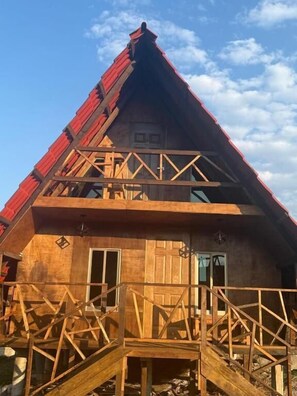 Family Room, Balcony, Mountain View | Exterior detail - Hospedaje Valle Colibrí (Tuxpan)