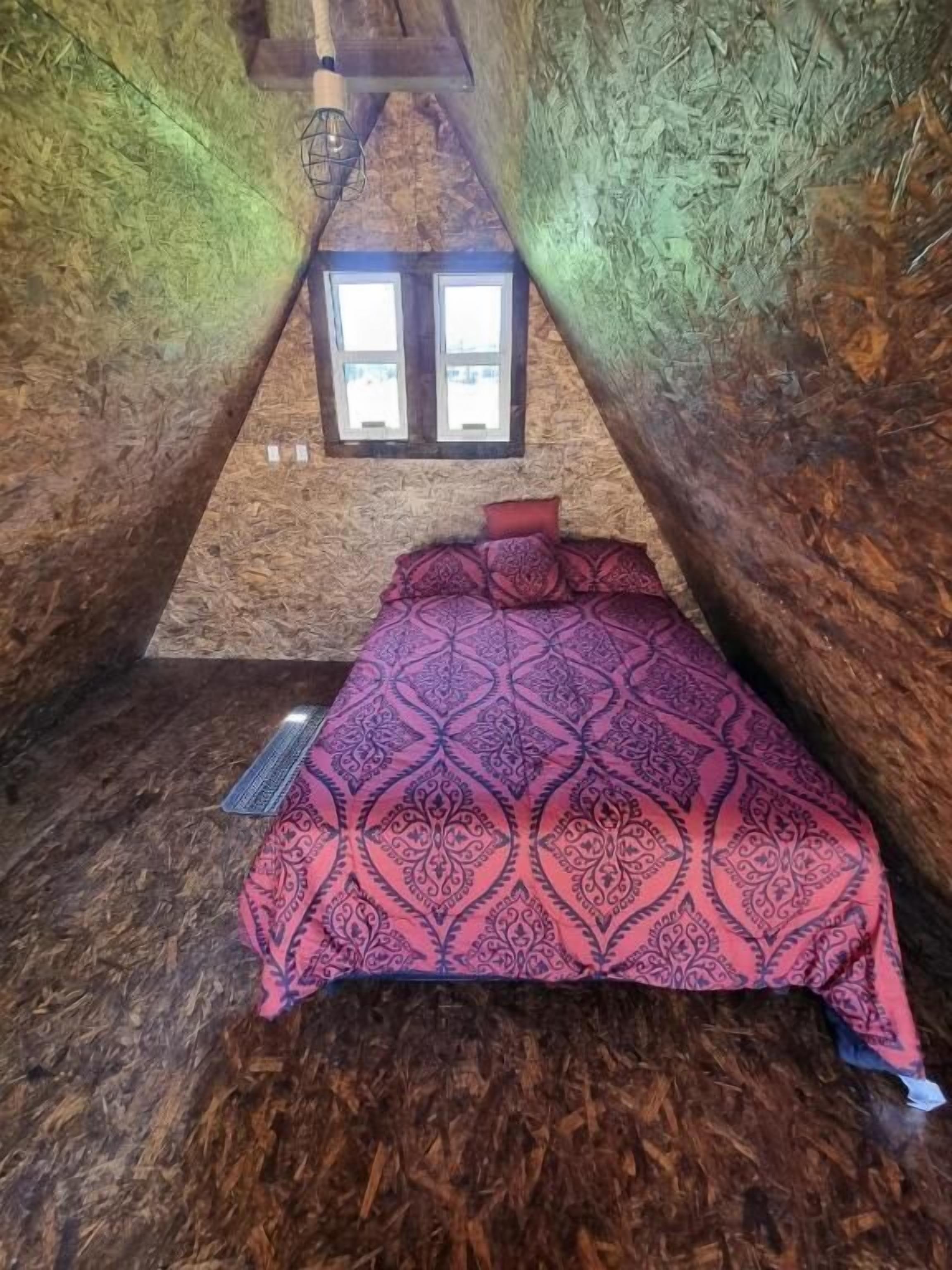 Family Room, Balcony, Mountain View | Down comforters