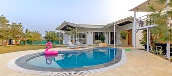 Elivaas Vedaaz 4 BHK Farmhouse With pool