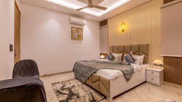 Iron/ironing board, free WiFi