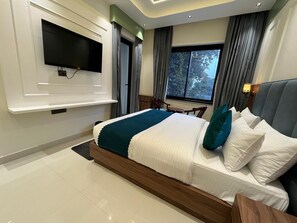 Premium Room | Free WiFi - Hotel Central Park Inn (Dehradun)