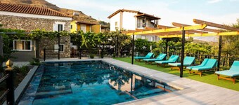 Filippos Traditional Villa – Pool Retreat