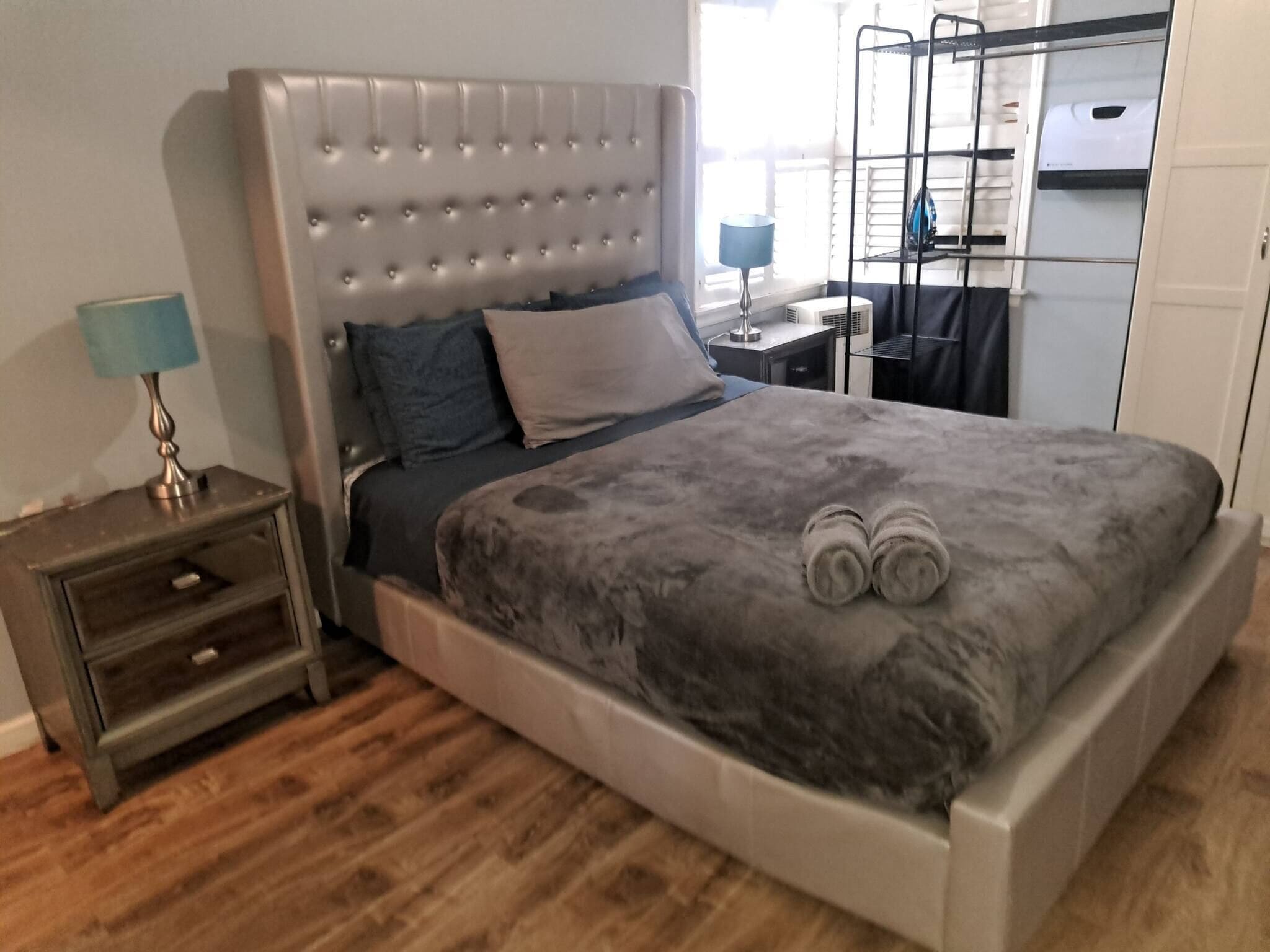 1 bedroom, internet, bed sheets