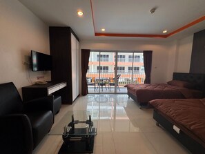Bed sheets - Pool-View Studio with Balcony - New Nordic VIP 4, Pratumnak (Muang Pattaya)