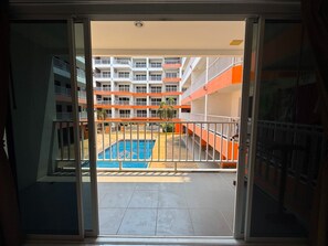 Interior - Comfortable Pool-View Studio with Balcony - Pratumnak, Pattaya (Muang Pattaya)