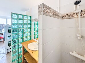 Towels - Les Amandiers by Interhome (Bormes-les-Mimosas)