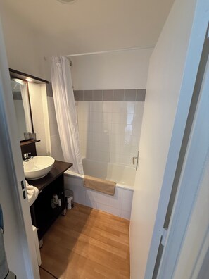 Hair dryer, toilet paper - 4-season apartment, close to many activities (Font-Romeu-Odeillo-Via)