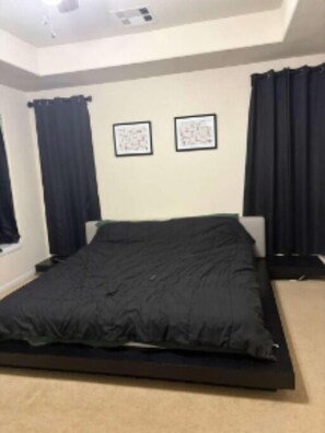 4 bedrooms, Internet, bed sheets - Cozy Elegance • Comfortable Home in Quiet Tomball (Tomball)