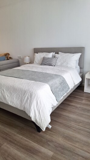 1 bedroom, iron/ironing board, WiFi, bed sheets - Cozy Studio Apartment in Kilimani near Yaya Centre (Nairobi)