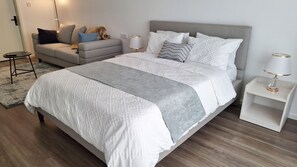 1 bedroom, iron/ironing board, WiFi, bed sheets - Cozy Studio Apartment in Kilimani near Yaya Centre (Nairobi)