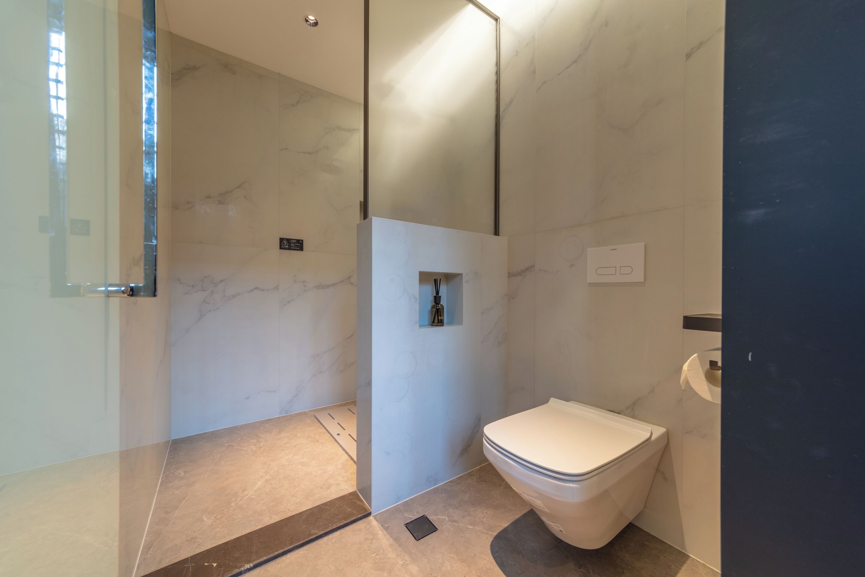 华丽双人房或双床房 | 浴室 | 吹风机、拖鞋、毛巾、肥皂