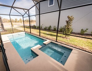 Piscine extérieure, piscine chauffée