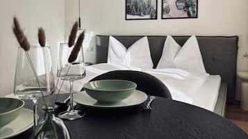 Departamento Deluxe, vista a la montaña | Ropa de cama de alta calidad, espacio para trabajar con laptop y cunas