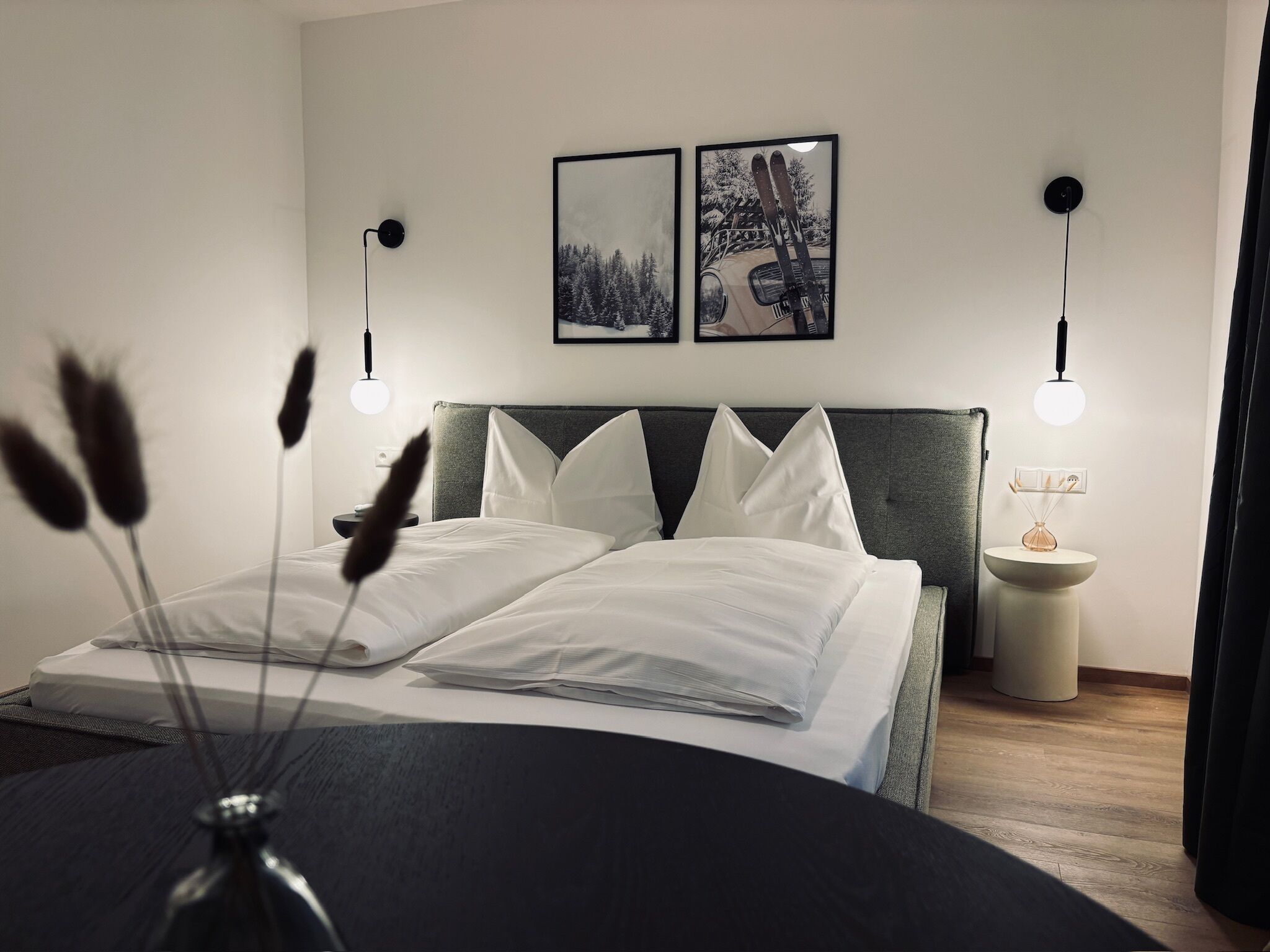 Laptop workspace, free WiFi