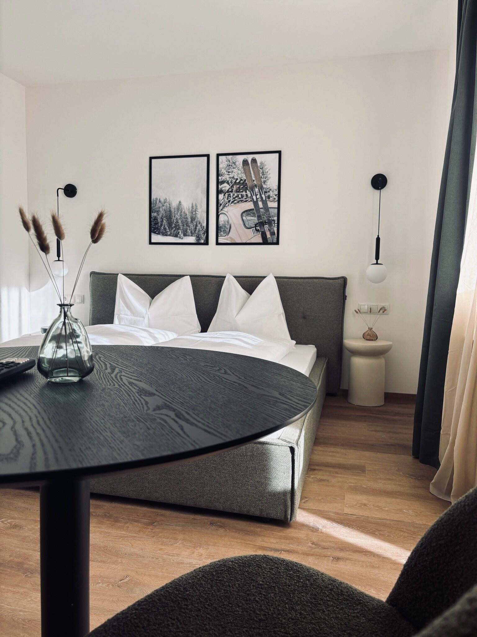 Laptopgeeigneter Arbeitsplatz, kostenloses WLAN