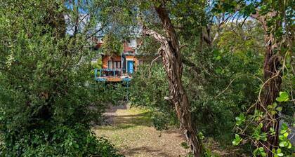 The Lohr Shack - 150 metres from the Beach