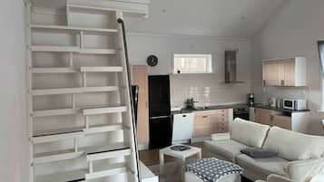 Leilighet, 2 soverom, balkong | Oppholdsrom