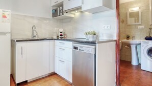 Fridge, microwave, dishwasher, cookware/dishes/utensils - Centro peatonal Roses by Interhome (Roses)