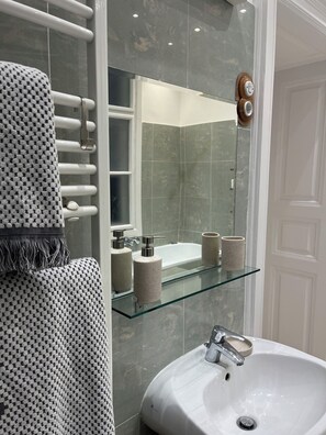 Hair dryer, towels, soap, toilet paper - At Opera House 1-bedroom large apartment in Budapest with AC (Budapest)