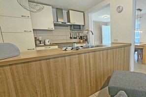 Fridge, microwave, oven, stovetop - Baltic Sea Park No. 22 (Glowe)