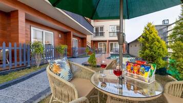 Khu ẩm thực ngoài trời