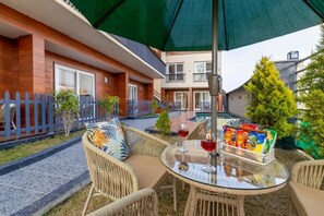 Khu ẩm thực ngoài trời